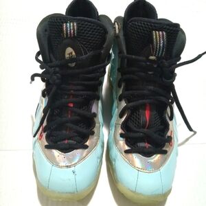 Boys Nike  foam posite sneakers size 6